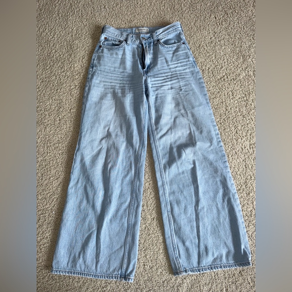 Abercrombie & Fitch Highrise Wide Leg Jeans